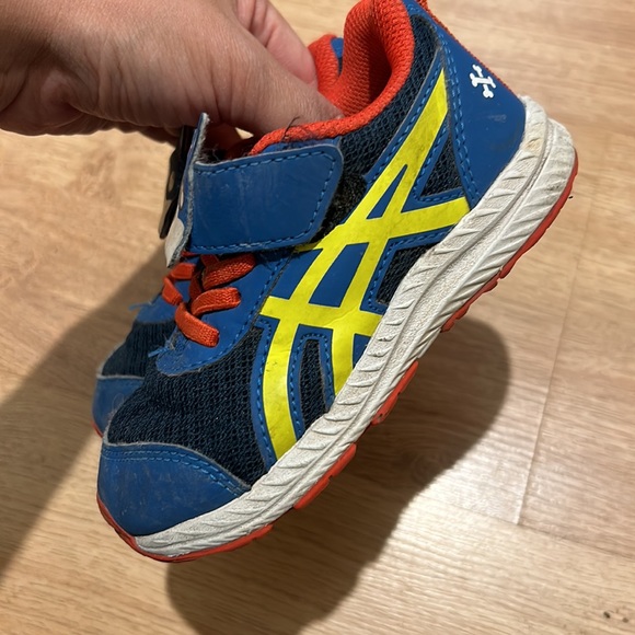 Asics sneakers us size 8 - Picture 4 of 6